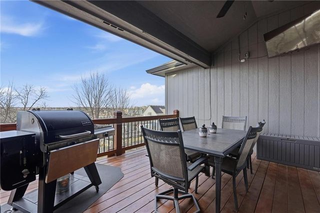 909 SE Forest Ridge Court, Blue Springs, MO 64014