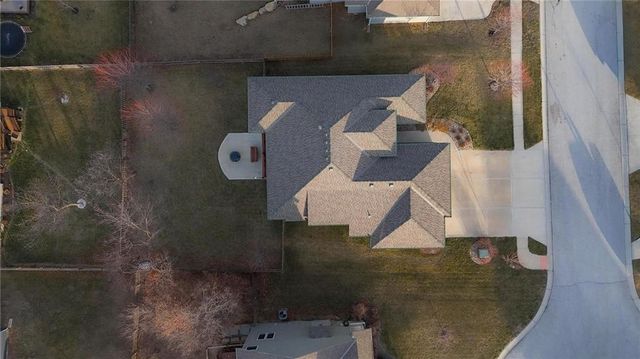 909 SE Forest Ridge Court, Blue Springs, MO 64014