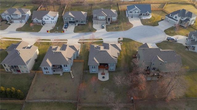 909 SE Forest Ridge Court, Blue Springs, MO 64014
