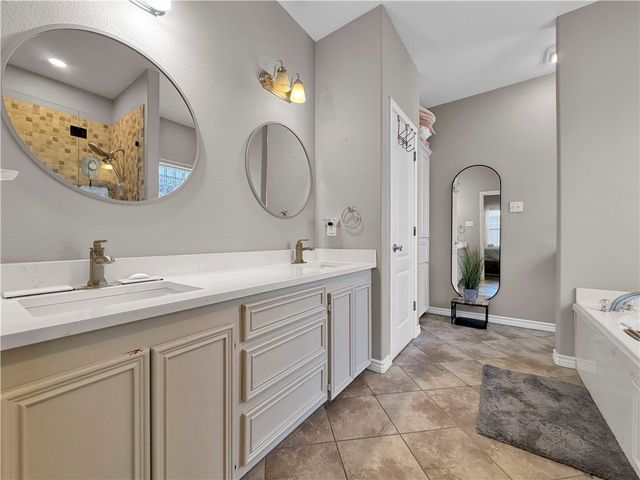 3142 Boar Thicket Dr, Corpus Christi, TX 78414