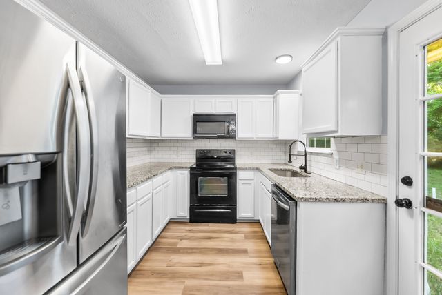 902 Tom Hailey Blvd, La Vergne, TN 37086