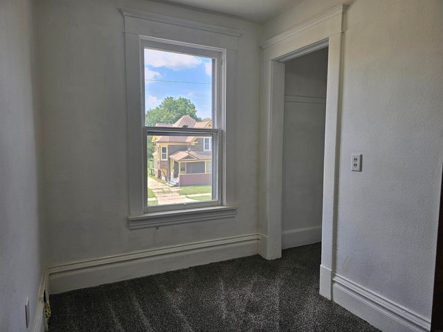 215 Dane Street, Waterloo, IA 50703