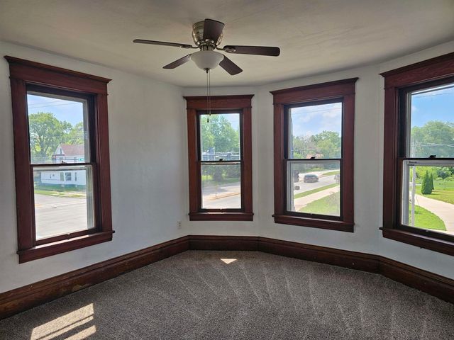 215 Dane Street, Waterloo, IA 50703