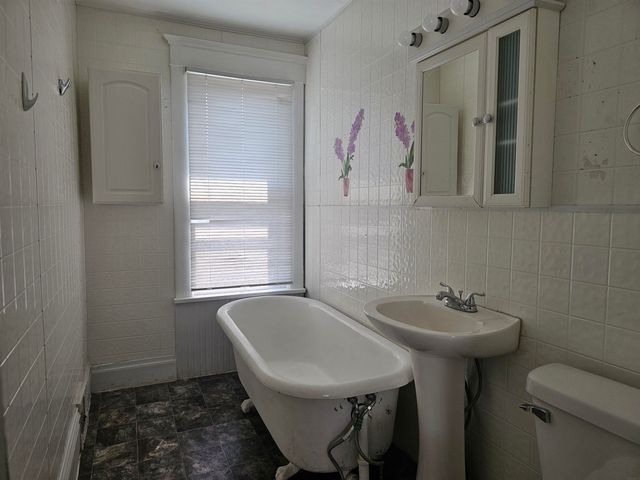 215 Dane Street, Waterloo, IA 50703