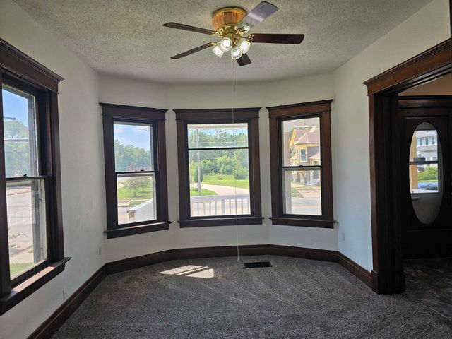 215 Dane Street, Waterloo, IA 50703