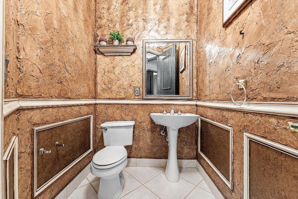 Image 27 of property listing at 11301 Sea Grass Circle, Boca Raton, FL 33498