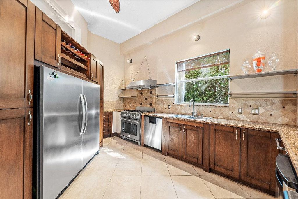 Image 40 of property listing at 11301 Sea Grass Circle, Boca Raton, FL 33498