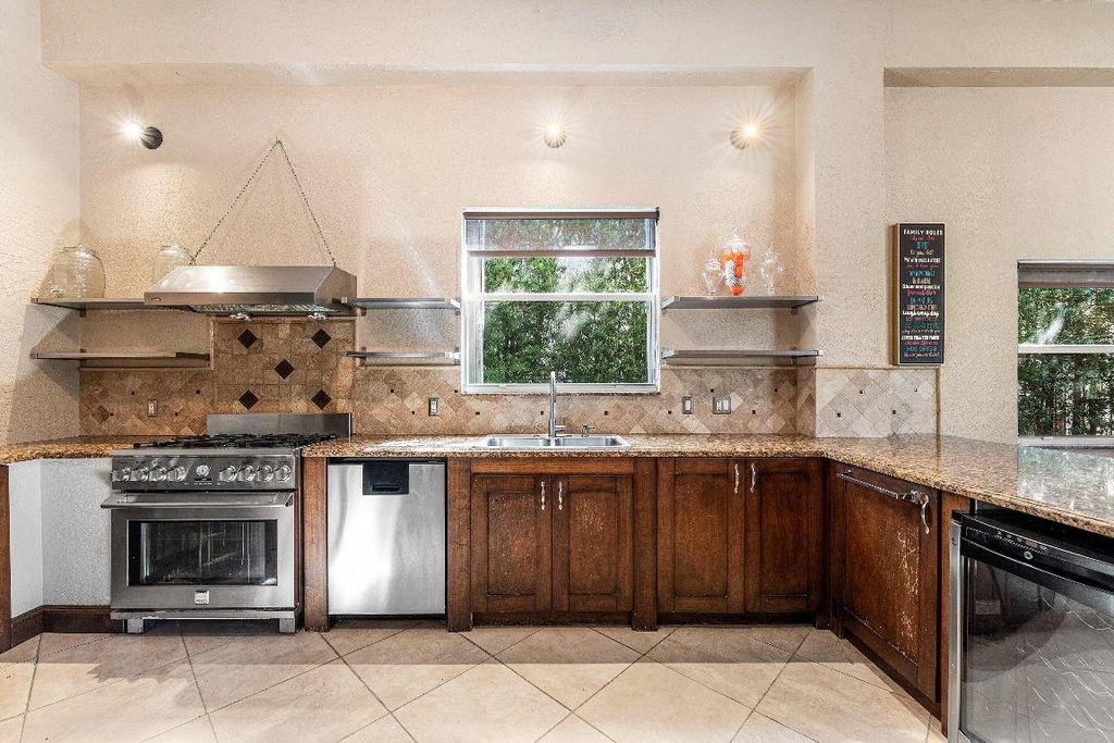 Image 42 of property listing at 11301 Sea Grass Circle, Boca Raton, FL 33498