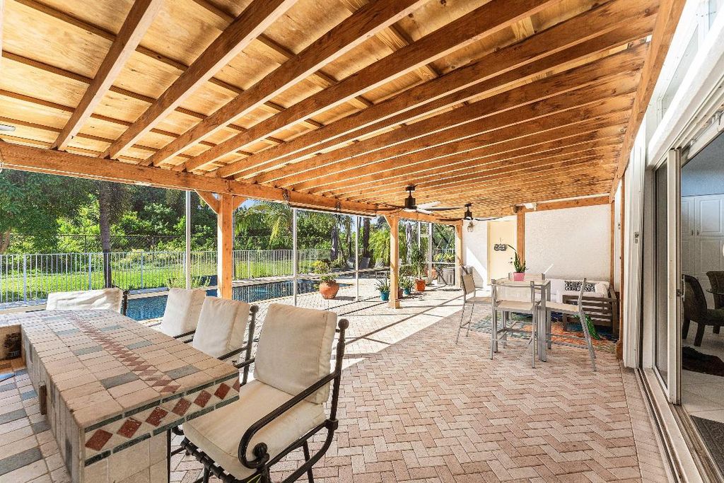 Image 62 of property listing at 11301 Sea Grass Circle, Boca Raton, FL 33498