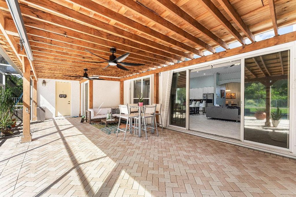 Image 63 of property listing at 11301 Sea Grass Circle, Boca Raton, FL 33498