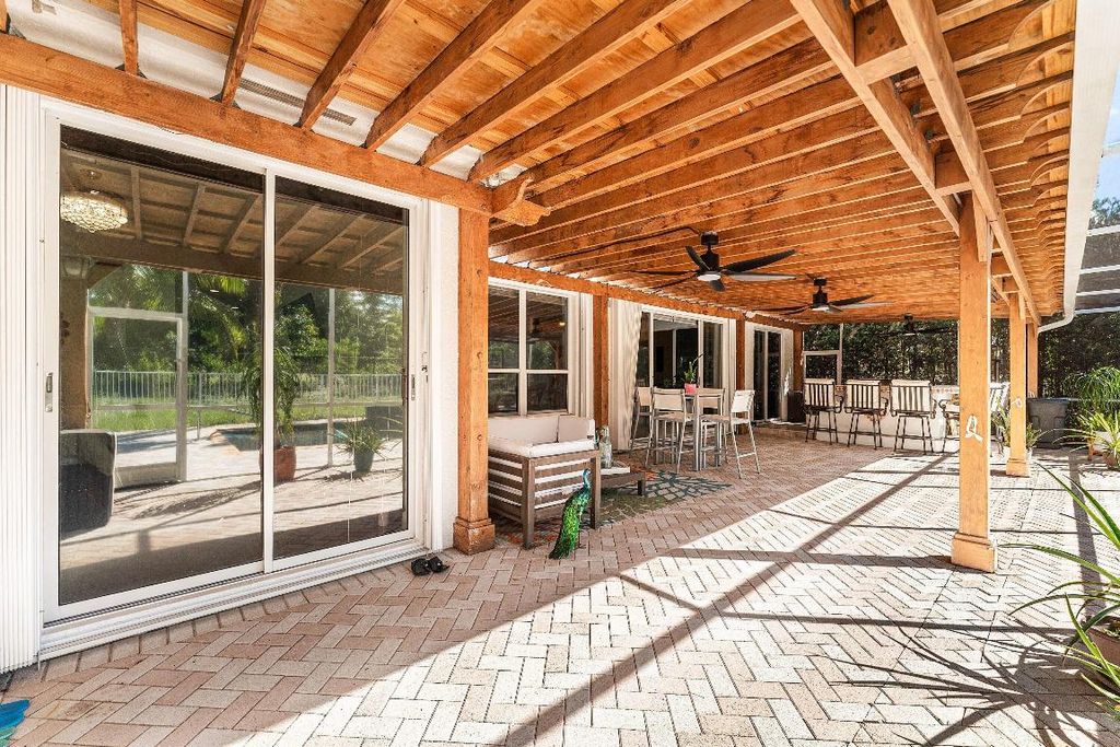 Image 65 of property listing at 11301 Sea Grass Circle, Boca Raton, FL 33498