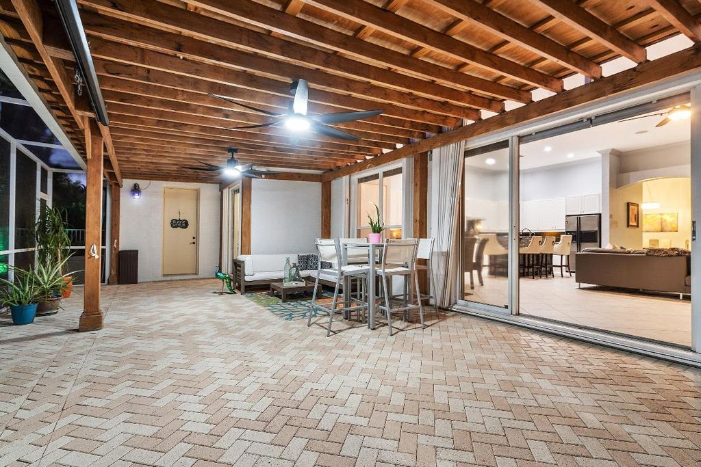 Image 7 of property listing at 11301 Sea Grass Circle, Boca Raton, FL 33498