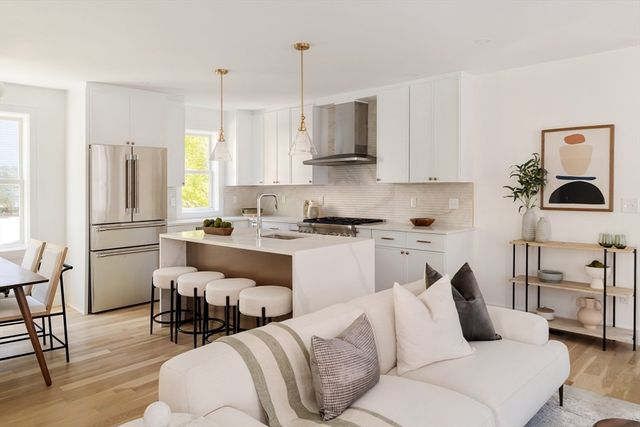 9 Olive Ave 1, Somerville, MA 02143