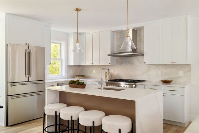 9 Olive Ave 1, Somerville, MA 02143