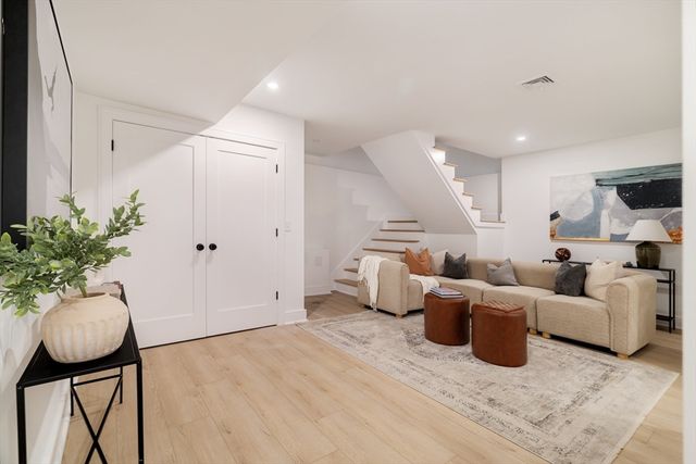 9 Olive Ave 1, Somerville, MA 02143