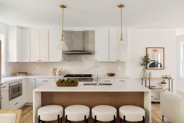 9 Olive Ave 1, Somerville, MA 02143