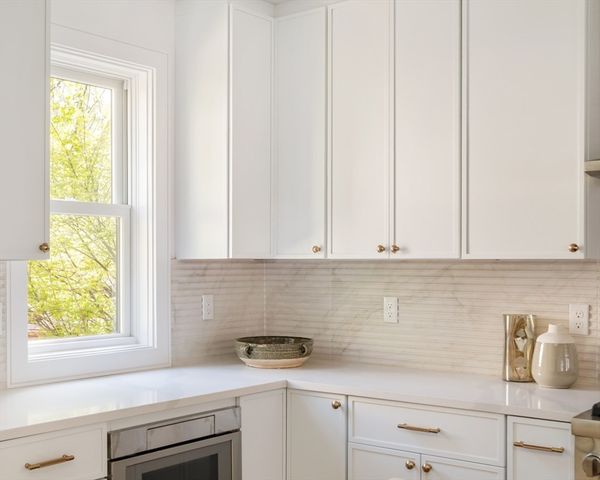 9 Olive Ave 1, Somerville, MA 02143