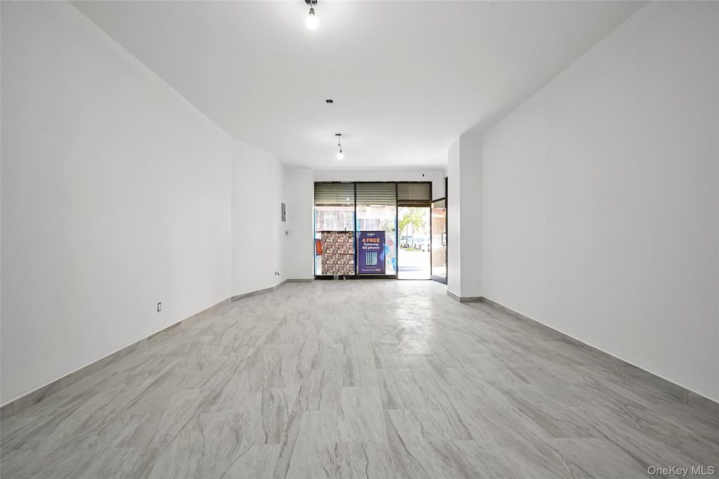 880 Glenmore Avenue Storefront, Brooklyn, NY 11208