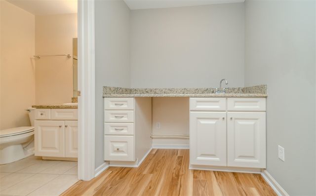 273 Scio Village Court 125, Ann Arbor, MI 48103