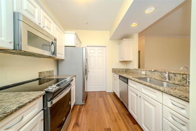 273 Scio Village Court 125, Ann Arbor, MI 48103