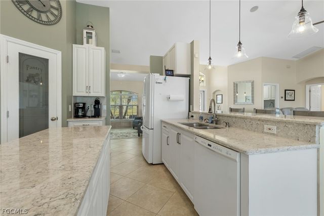 2013 SW 31st TER, Cape Coral, FL 33914