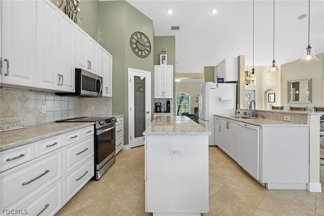 2013 SW 31st TER, Cape Coral, FL 33914
