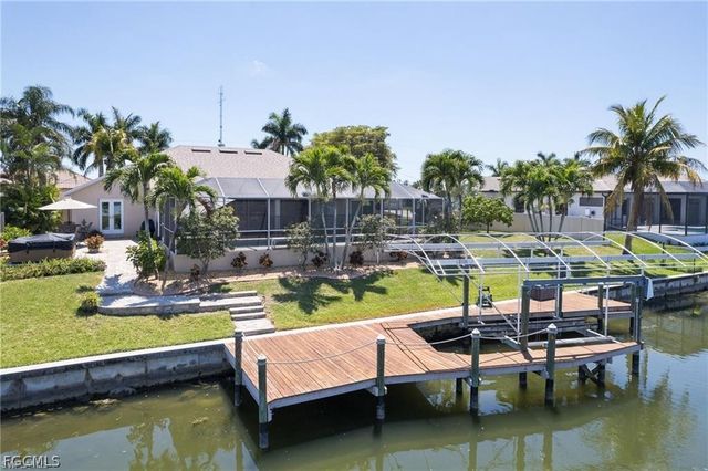 2013 SW 31st TER, Cape Coral, FL 33914
