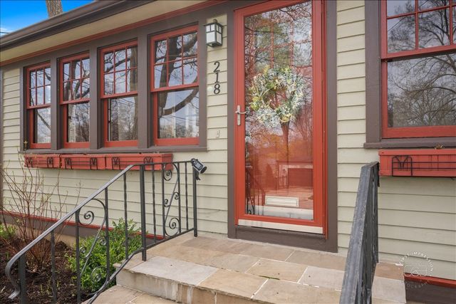 218 S 1st Street, Geneva, IL 60134