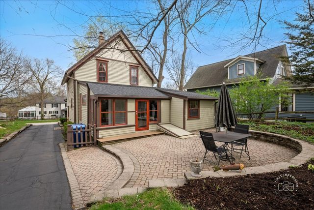 218 S 1st Street, Geneva, IL 60134