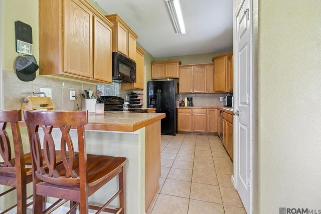 37043 Oak Haven Dr, Denham Springs, LA 70706