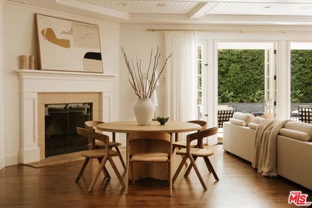 2435 Mandeville Canyon Road, Los Angeles, CA 90049
