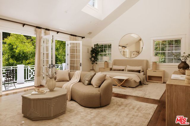 2435 Mandeville Canyon Road, Los Angeles, CA 90049
