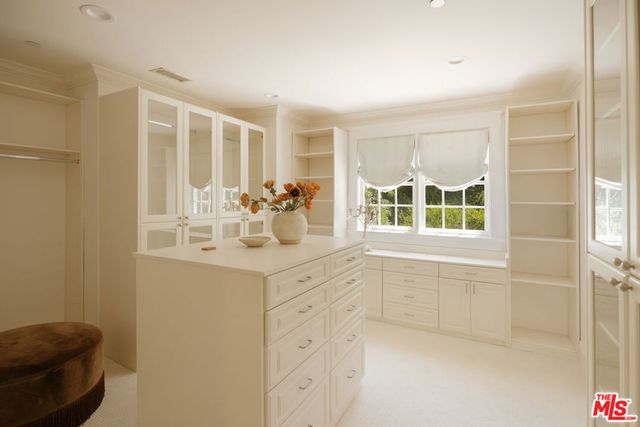 2435 Mandeville Canyon Road, Los Angeles, CA 90049