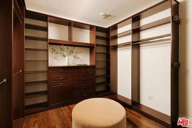2435 Mandeville Canyon Road, Los Angeles, CA 90049