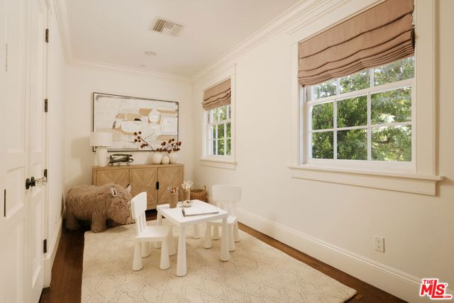 2435 Mandeville Canyon Road, Los Angeles, CA 90049