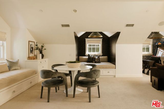 2435 Mandeville Canyon Road, Los Angeles, CA 90049