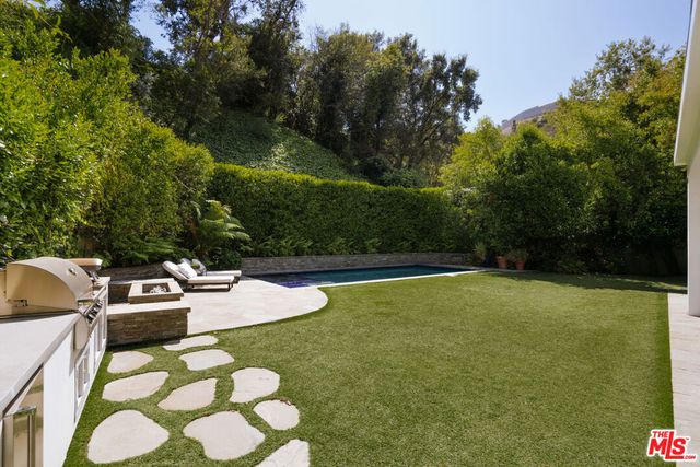 2435 Mandeville Canyon Road, Los Angeles, CA 90049