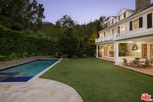 2435 Mandeville Canyon Road, Los Angeles, CA 90049