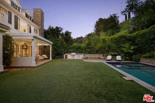 2435 Mandeville Canyon Road, Los Angeles, CA 90049