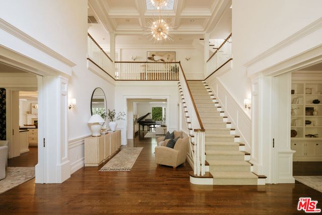 2435 Mandeville Canyon Road, Los Angeles, CA 90049