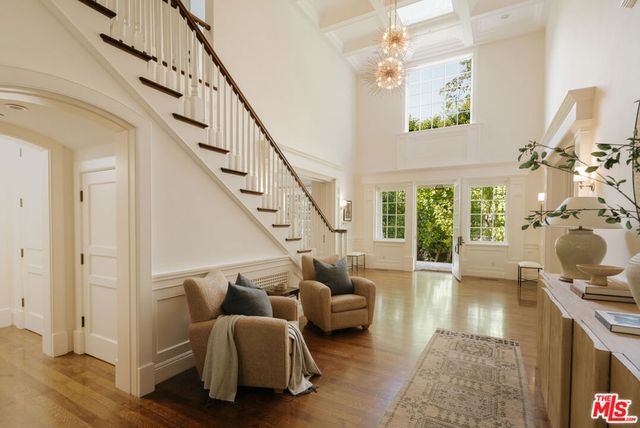 2435 Mandeville Canyon Road, Los Angeles, CA 90049