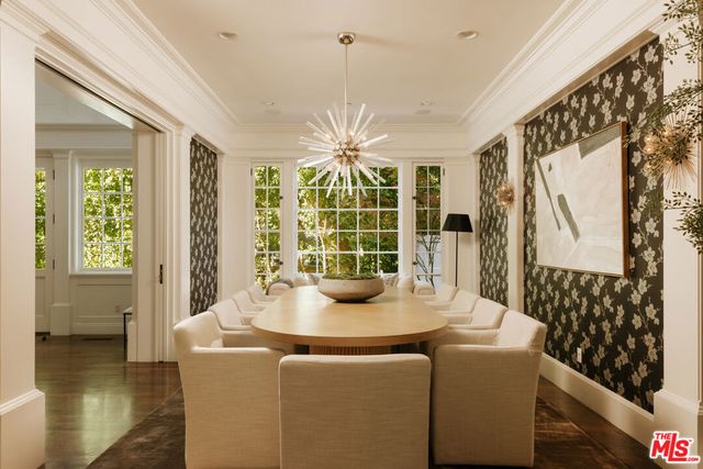 2435 Mandeville Canyon Road, Los Angeles, CA 90049
