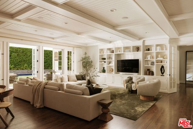 2435 Mandeville Canyon Road, Los Angeles, CA 90049
