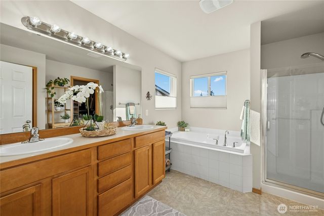 19663 Rosebud Place NE, Poulsbo, WA 98370