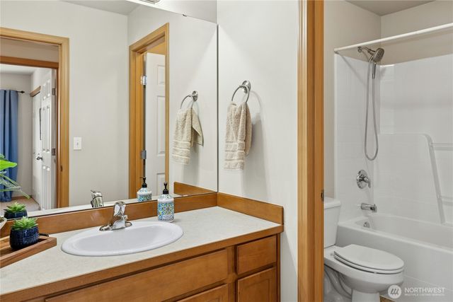 19663 Rosebud Place NE, Poulsbo, WA 98370