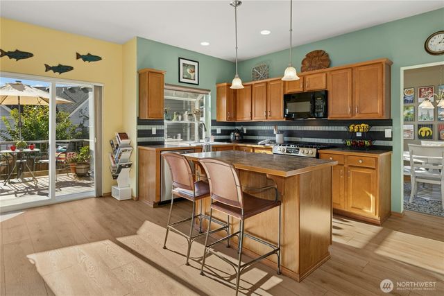 19663 Rosebud Place NE, Poulsbo, WA 98370