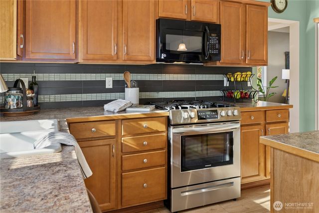 19663 Rosebud Place NE, Poulsbo, WA 98370