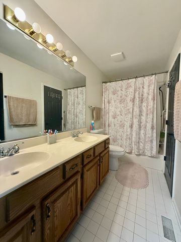 1610 Hartley Drive, Algonquin, IL 60102