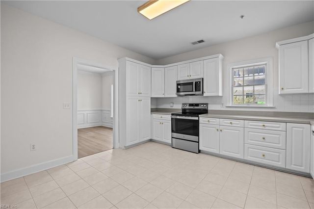 2425 Ocean Shore Cres Apt 201, Virginia Beach, VA 23451