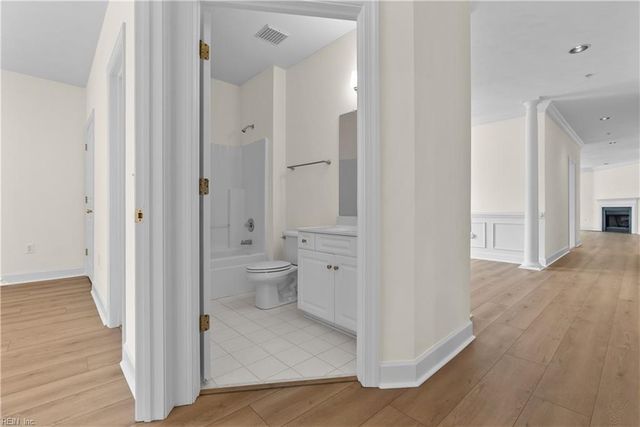 2425 Ocean Shore Cres Apt 201, Virginia Beach, VA 23451